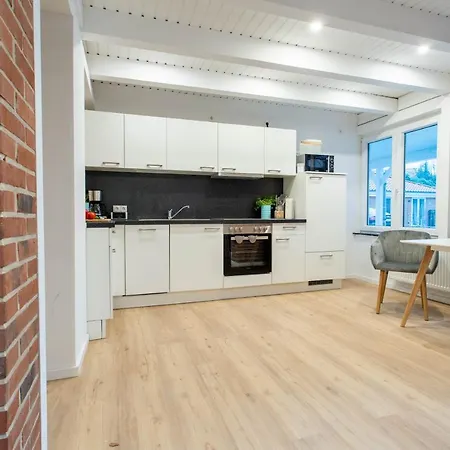 Апартаменты Weberhof Ferienapartments In Rostrup Am Westufer Des Zwischenahner Meers Бад-Цвишенан