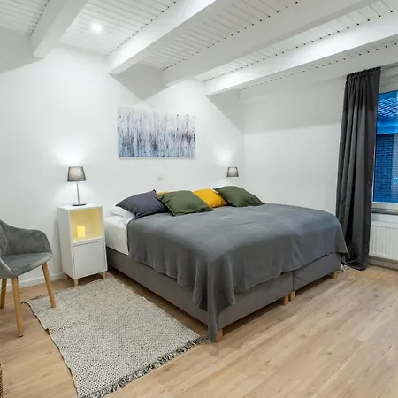 Weberhof Ferienapartments -haustierfreundlich- In Rostrup Am Westufer Des Zwischenahner Meers Appartamento
