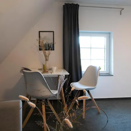 Weberhof Ferienapartments In Rostrup Am Westufer Des Zwischenahner Meers Апартаменты *